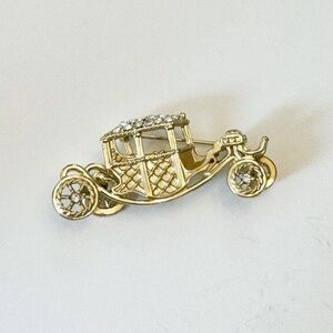 1980s AJC Vintage Rhinestone Car Brooch